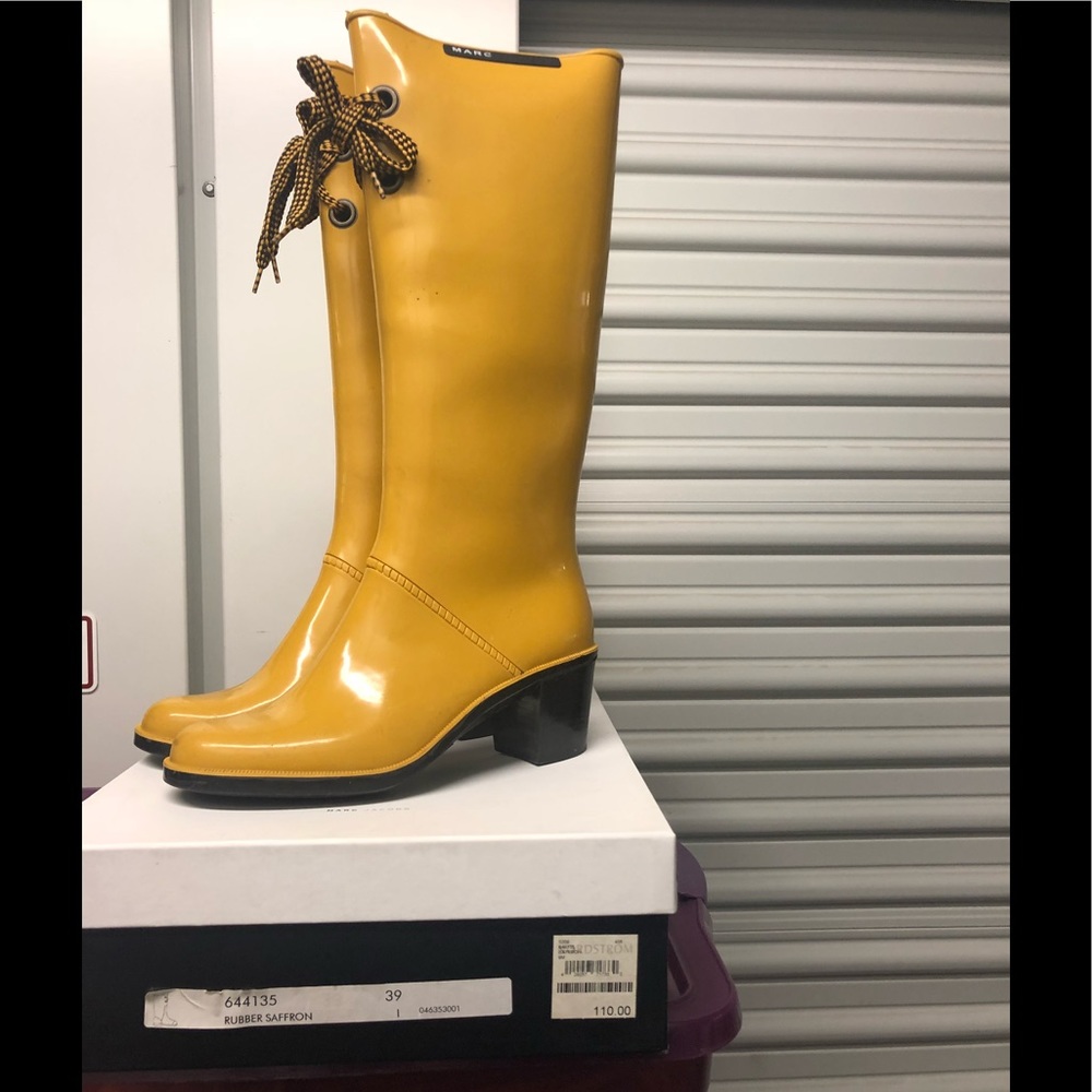 Marc Jacobs Yellow Rain Boots Sz 39 (8-8.5) w Box